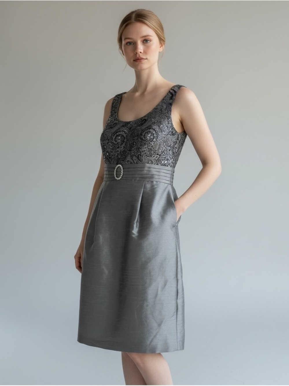 David's Bridal silver gray sleeveless sequin bodice paisley midi dress sz 16 XL